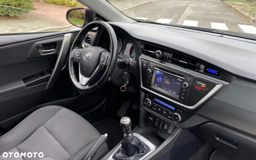 Toyota Auris 1.6 Executive - 18