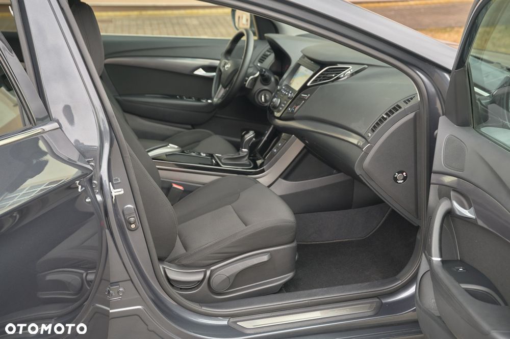 Hyundai i40 Kombi 1.7 CRDi DCT Premium - 18