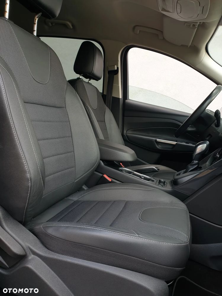 Ford Kuga 2.0 TDCi 4x4 Titanium - 32