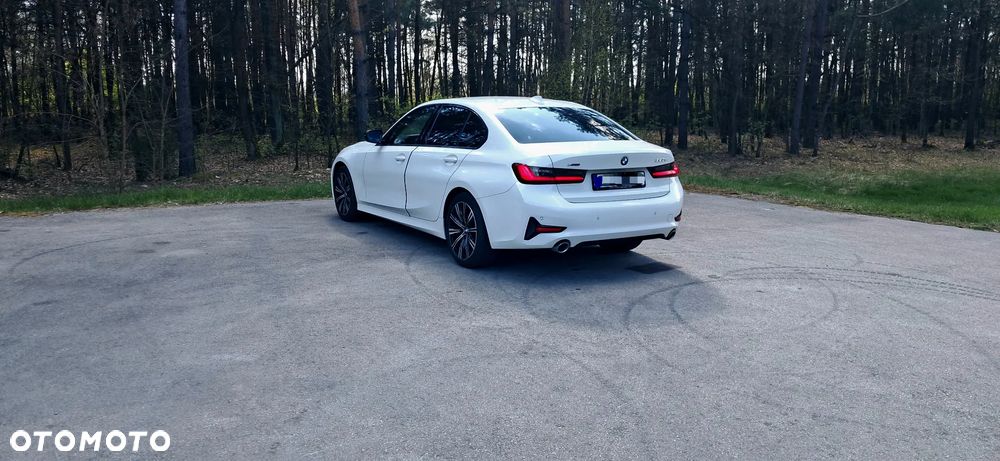 BMW Seria 3 320d xDrive M Sport - 6