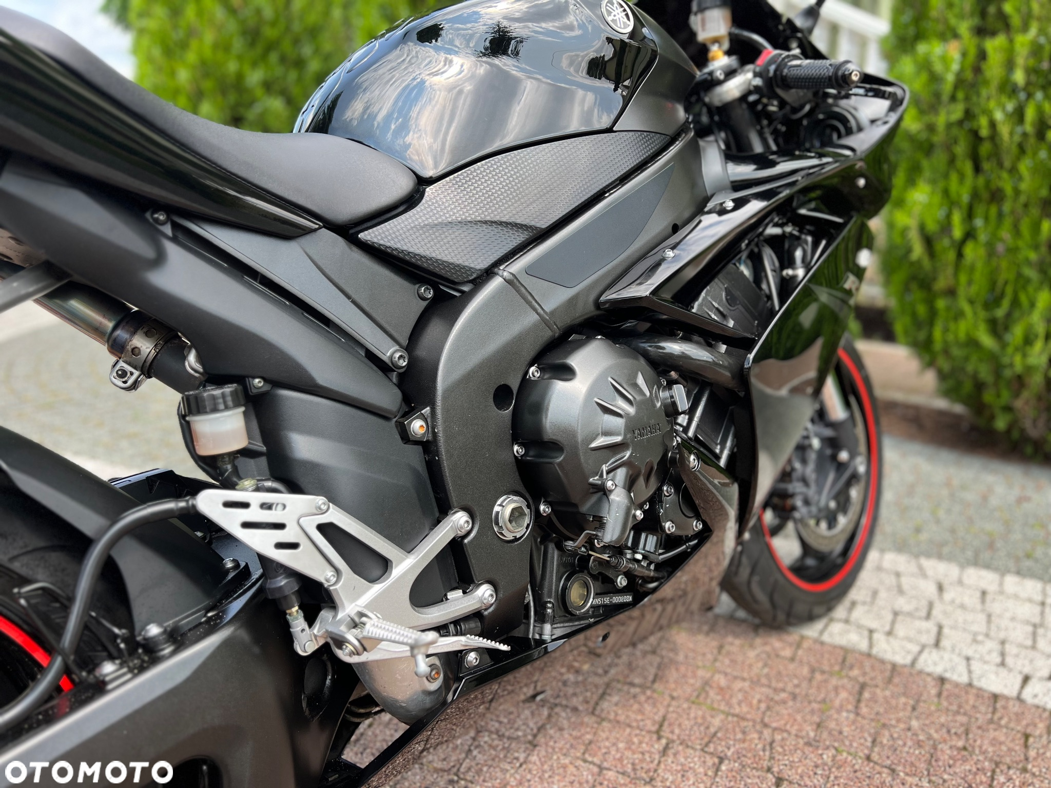 Yamaha R1 - 14