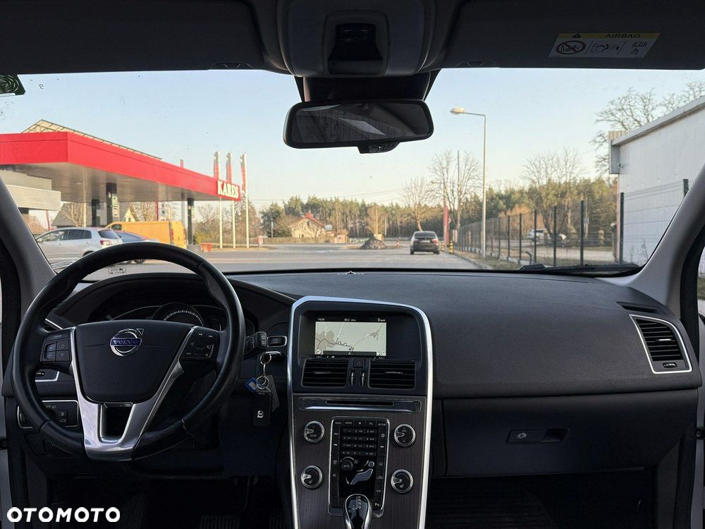 Volvo XC 60 D4 Momentum Pro - 5