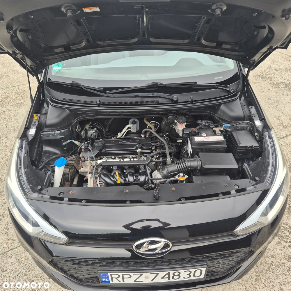 Hyundai i20 blue 1.2 Classic - 12