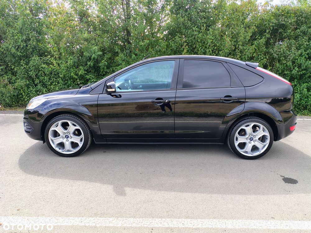 Ford Focus 1.8 Sport - 11