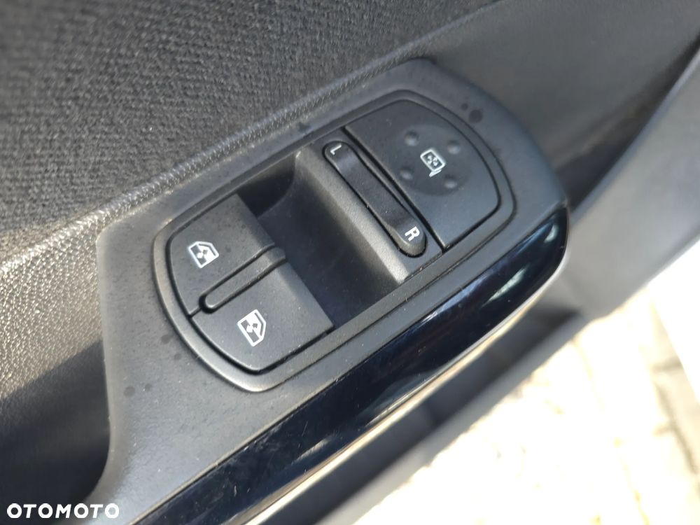 Opel Corsa 1.4 16V Edition - 17