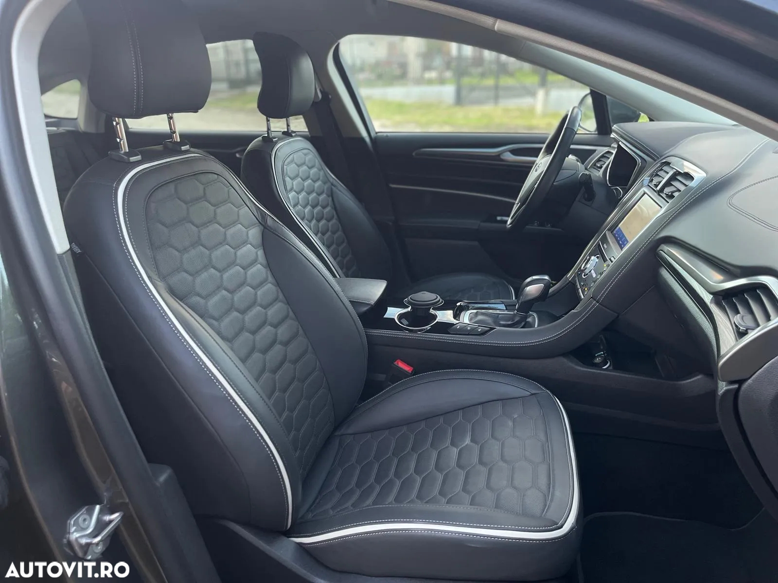 Ford Mondeo 2.0 HEV Vignale - 9
