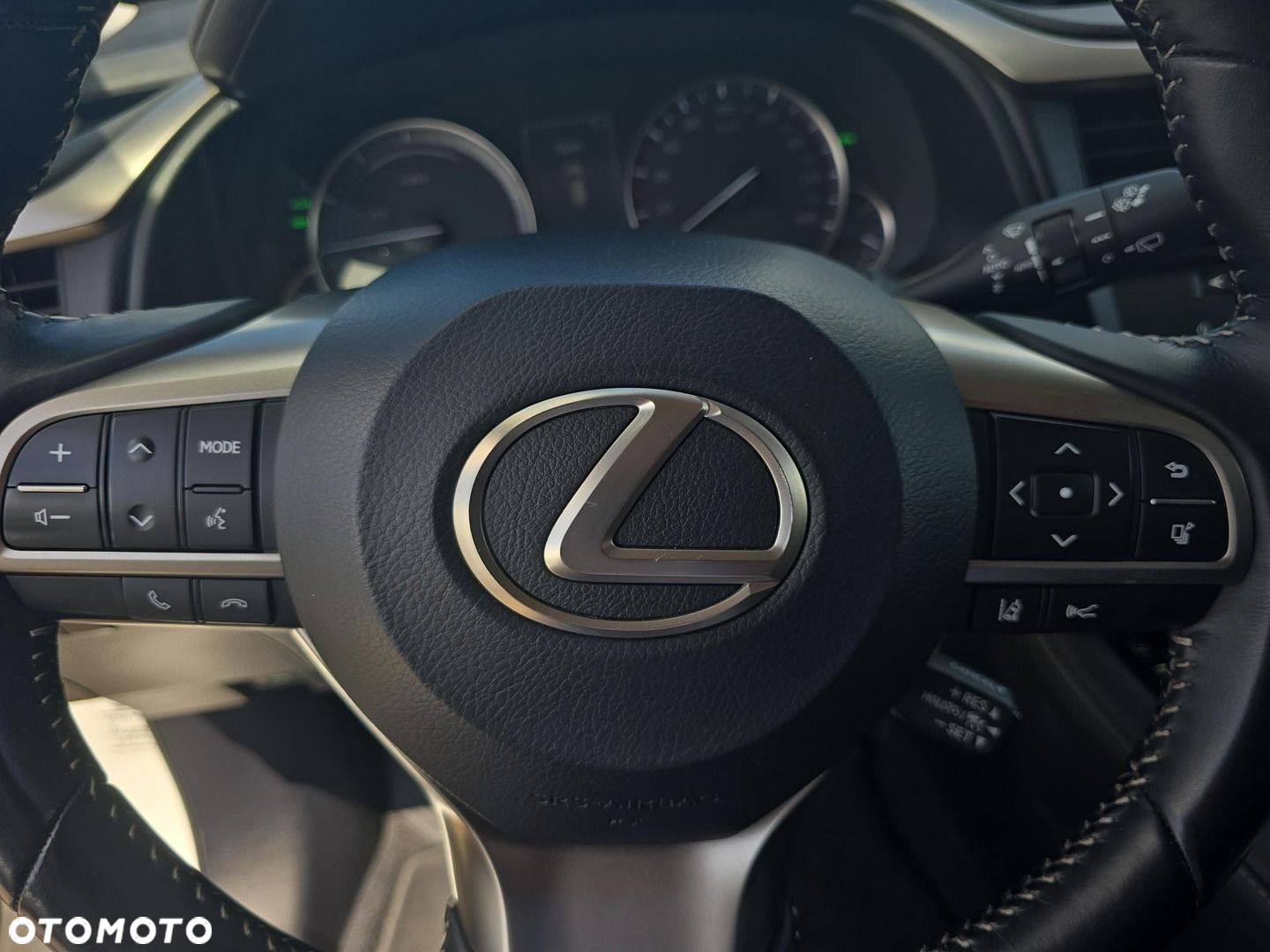 Lexus RX - 13