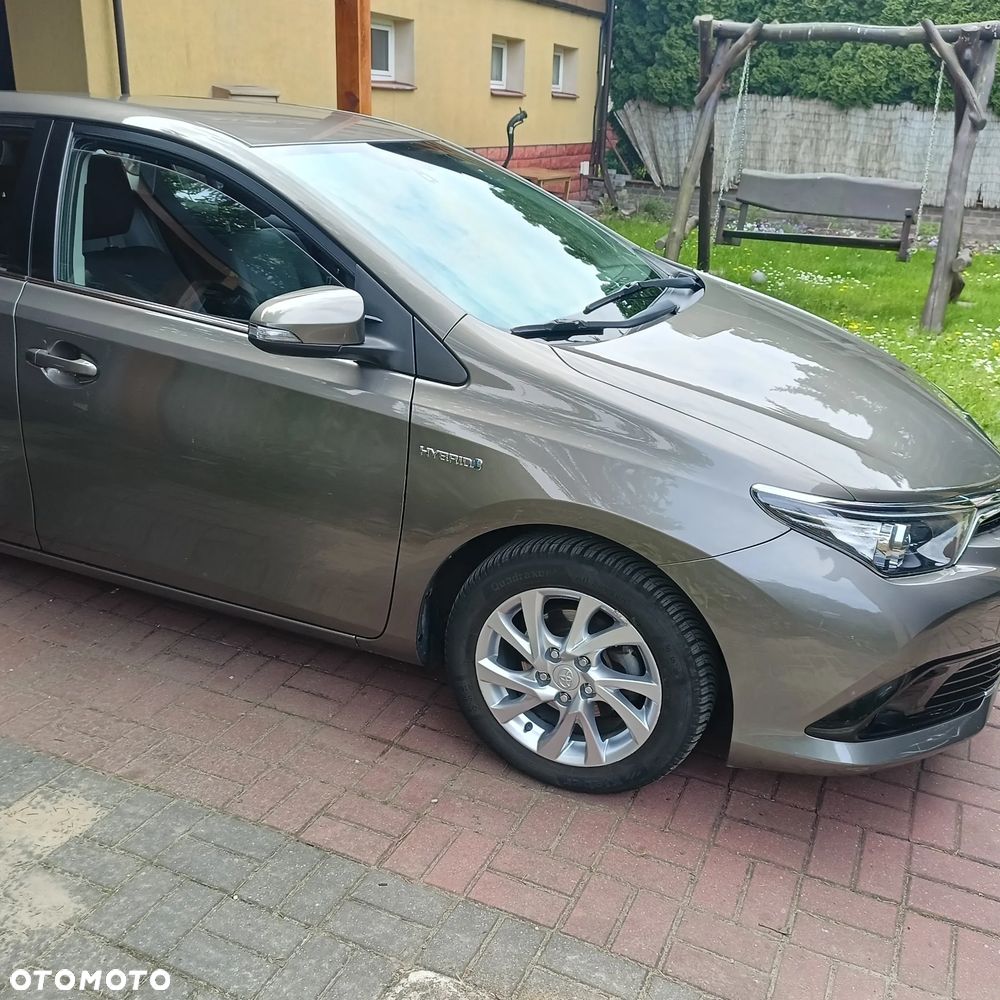 Toyota Auris 1.8 HSD Luna - 2