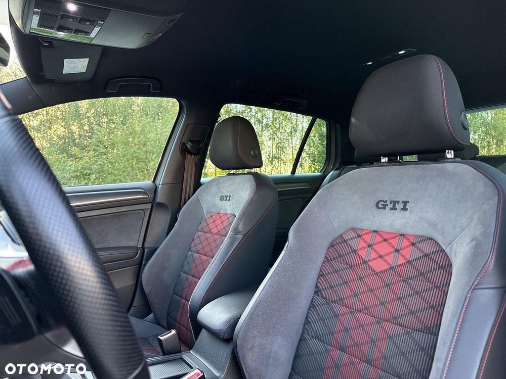 Volkswagen Golf 2.0 TSI GTI TCR DSG - 28