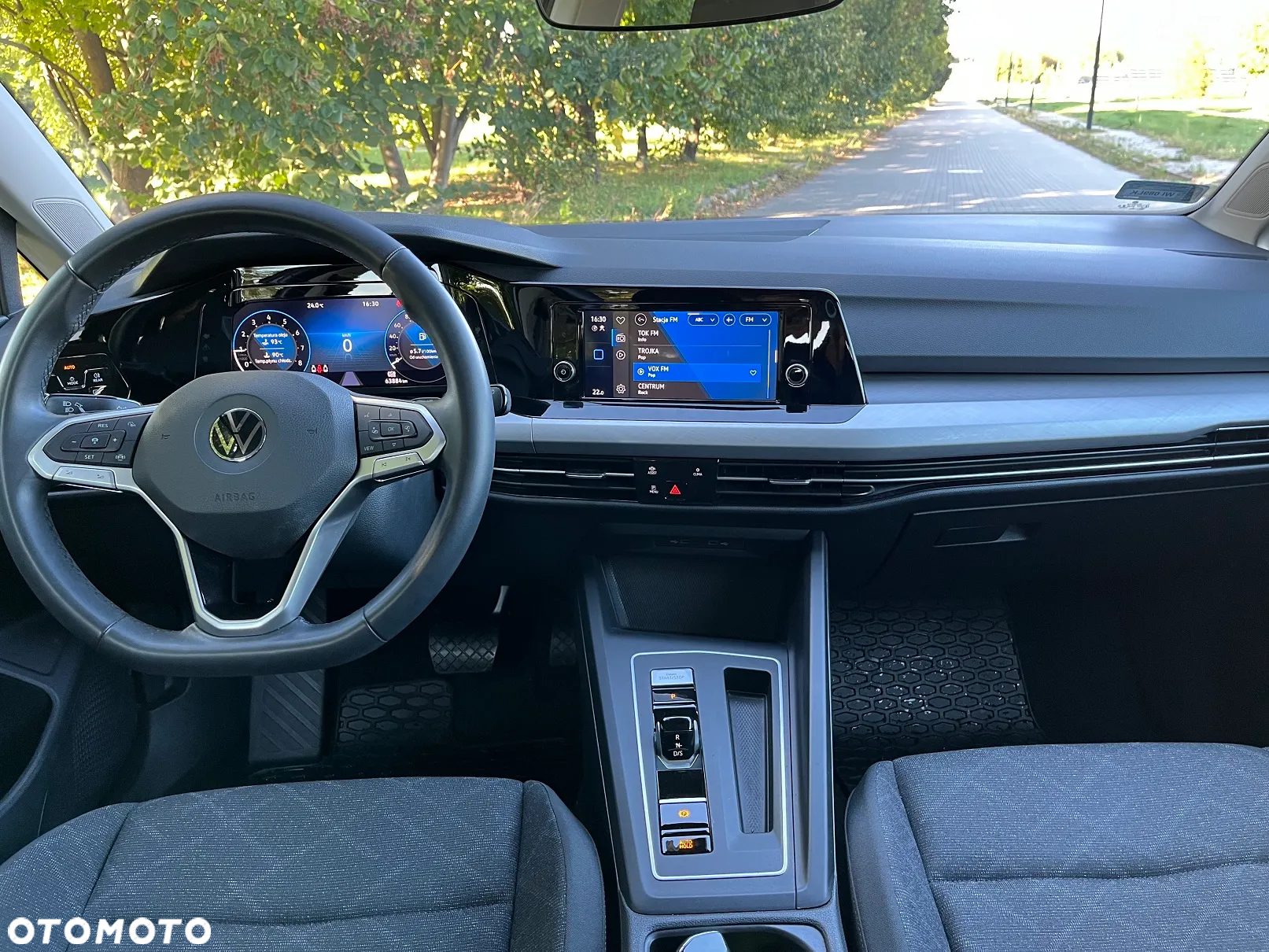 Volkswagen Golf - 6