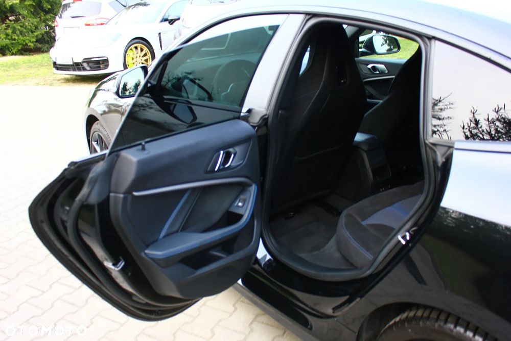 BMW Seria 2 218d M Sport sport - 32