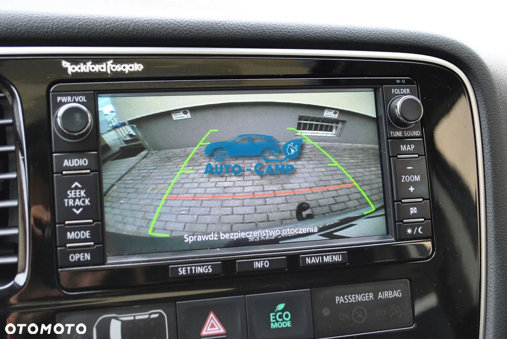 Mitsubishi Outlander Instyle NAVI + - 18