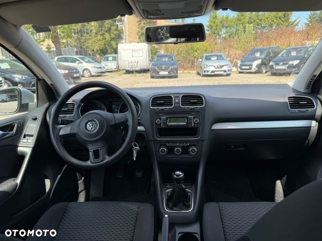 Volkswagen Golf - 22