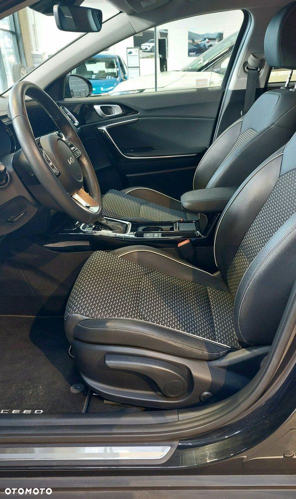 Kia XCeed - 12