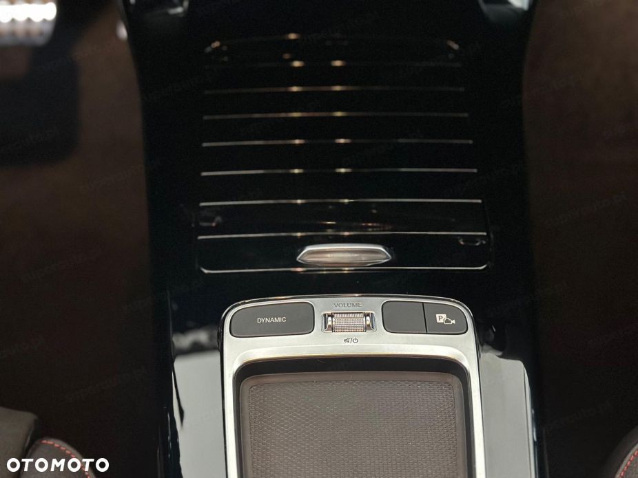 Mercedes-Benz CLA - 16