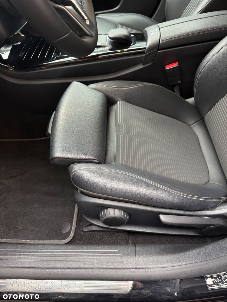 Mercedes-Benz CLA 180 7G-DCT Edition Progressive Line - 23