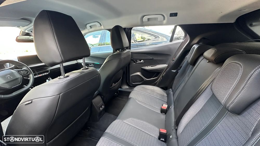 Peugeot 2008 - 11