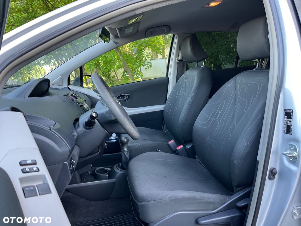 Toyota Yaris 1.0 Luna A/C - 22