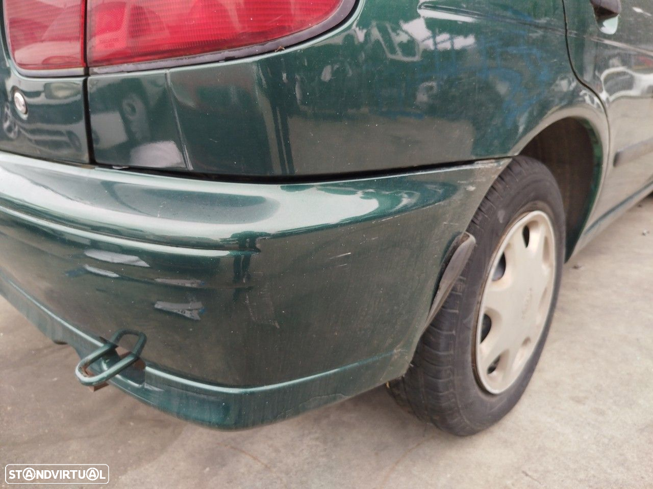 Pára-choques trás NISSAN Almera I Sedan (N15) - 2