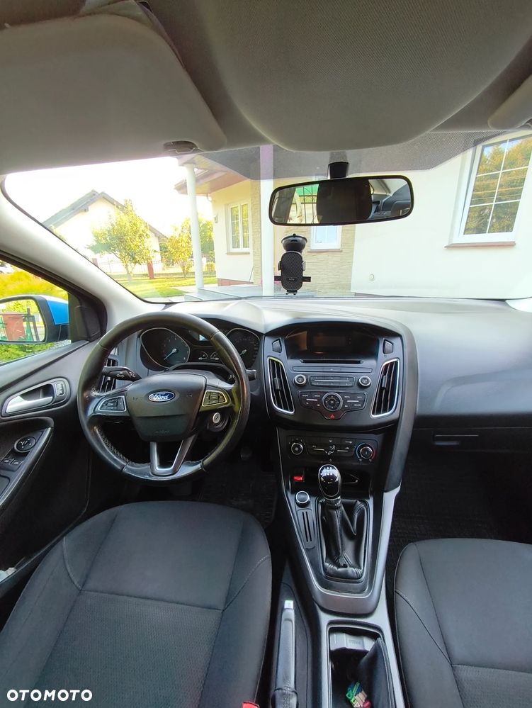 Ford Focus 1.6 Trend - 10