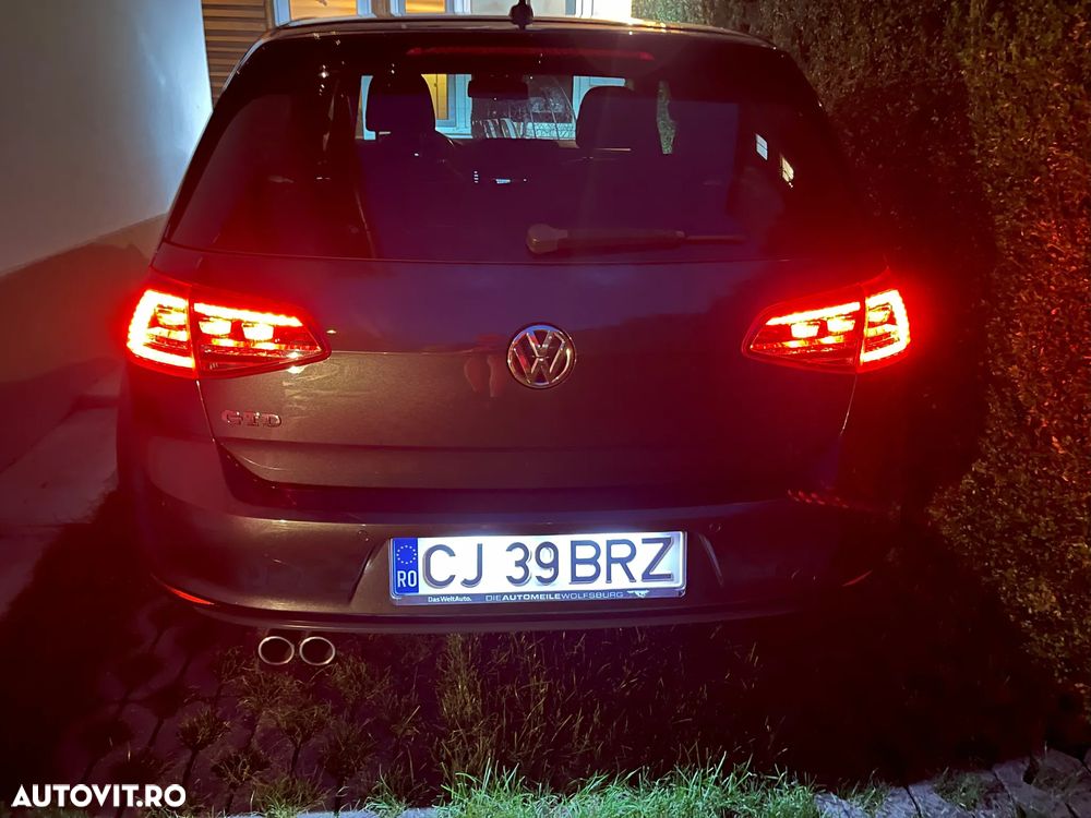 Volkswagen Golf 2.0 TDI DPF BMT DSG GTD - 11