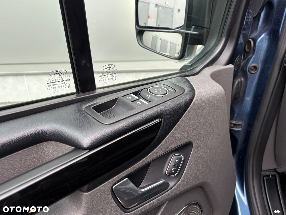 Ford Tourneo Custom 2.0 EcoBlue L2 Titanium - 13