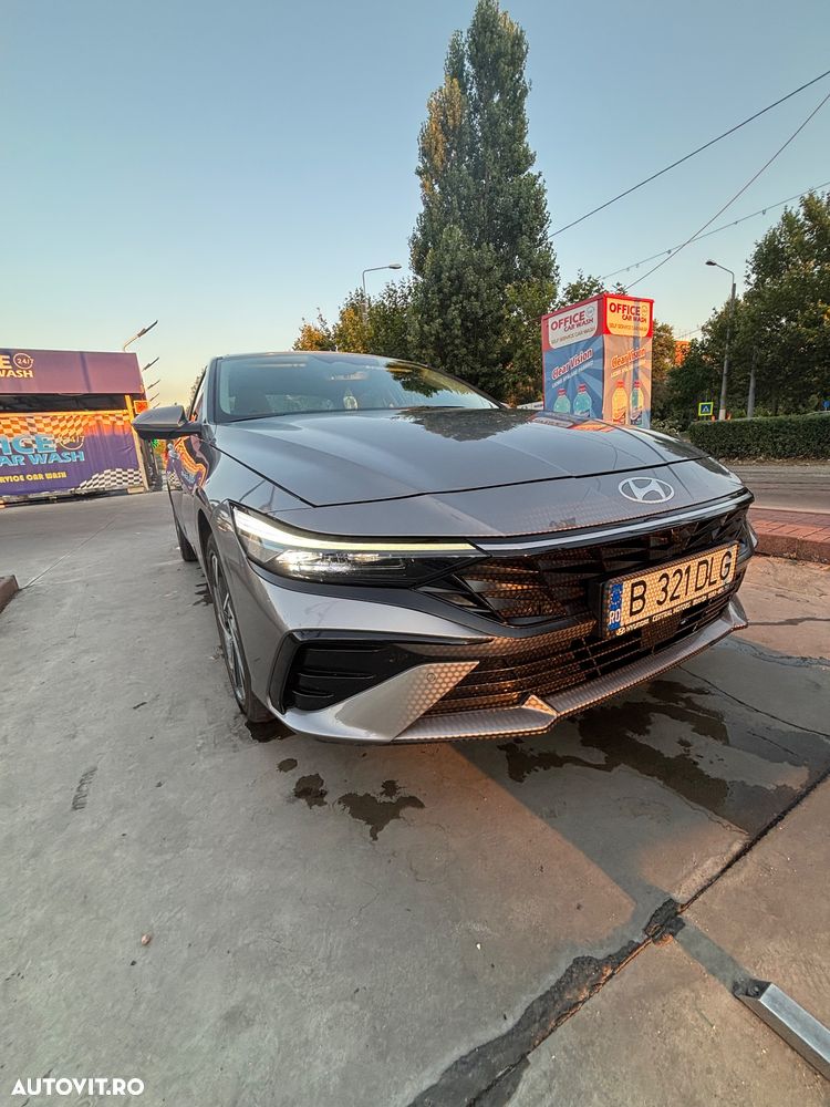 Hyundai Elantra - 3