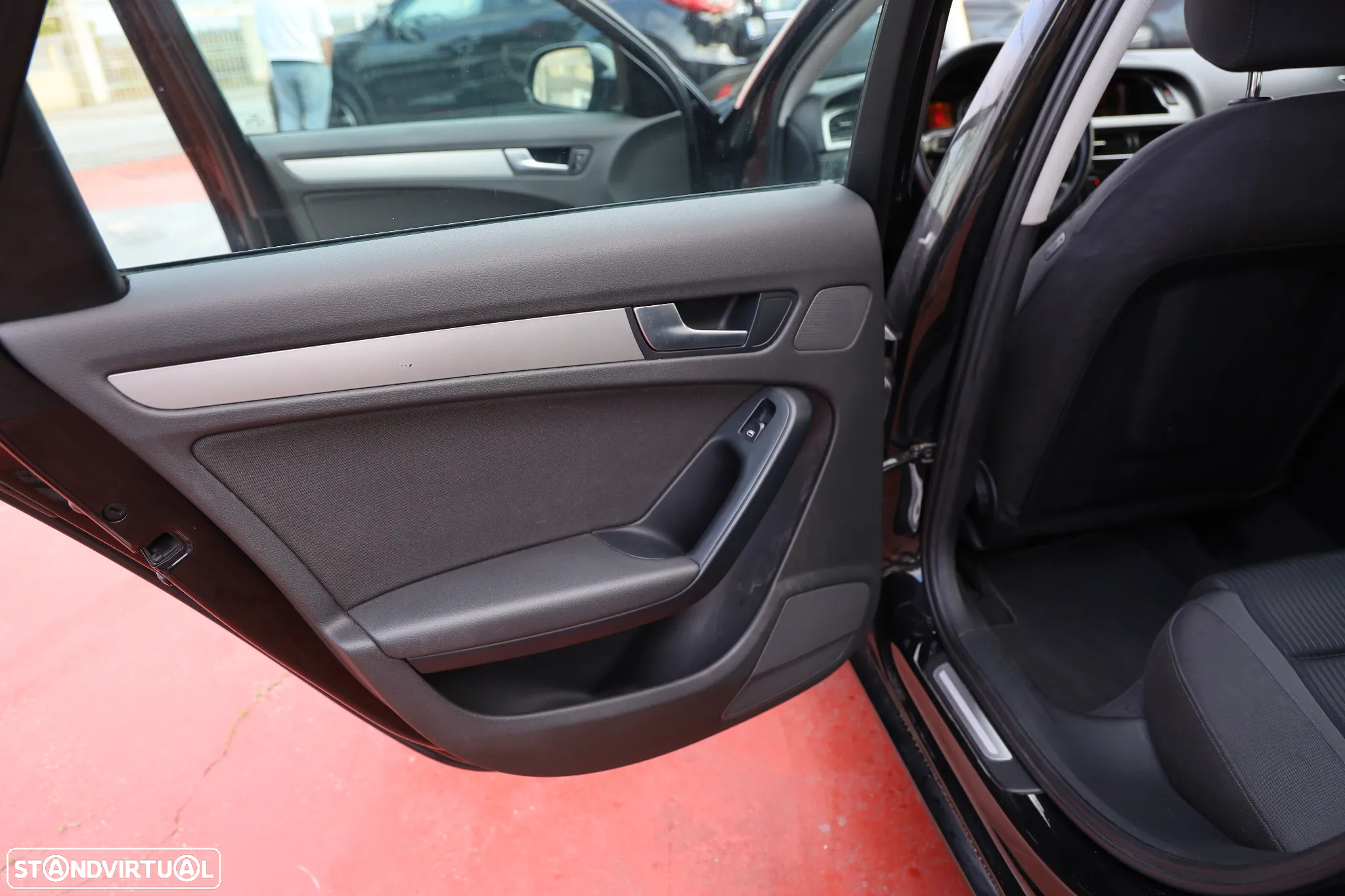 Audi A4 2.0 TDI exclusive - 6