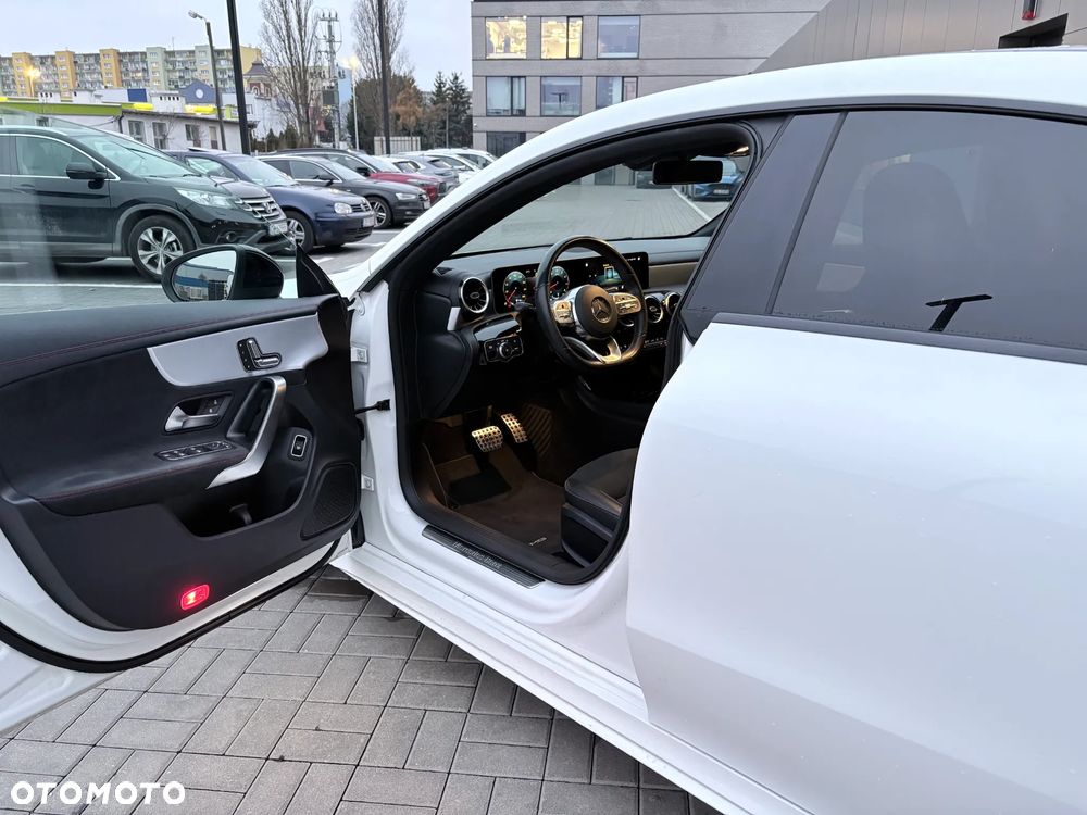 Mercedes-Benz CLA 220 AMG Line 7G-DCT - 20