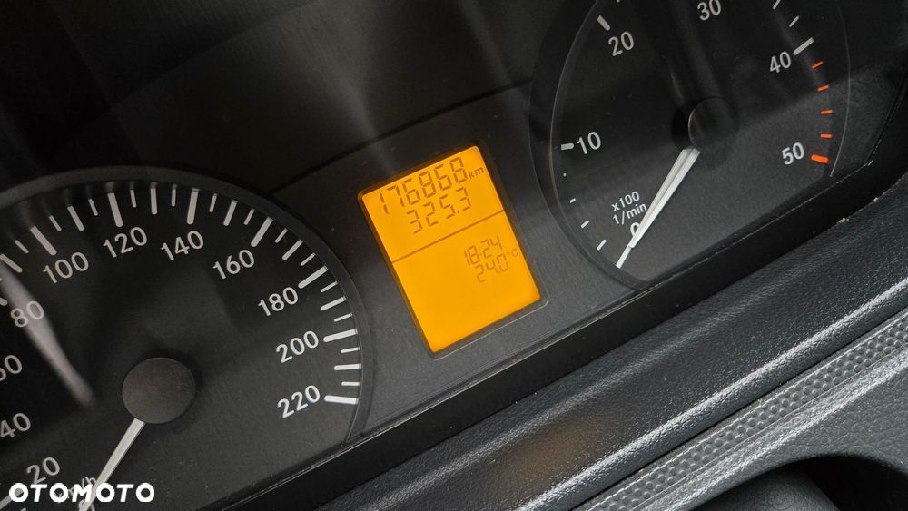 Mercedes-Benz Vito - 8