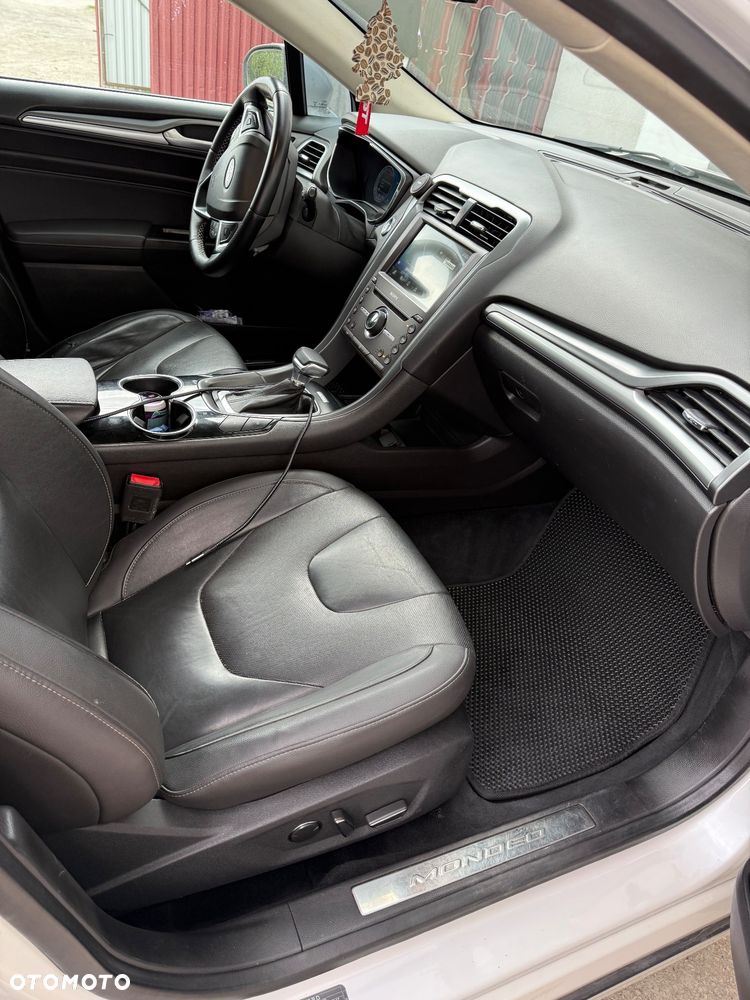 Ford Mondeo 2.0 TDCi Titanium PowerShift - 25
