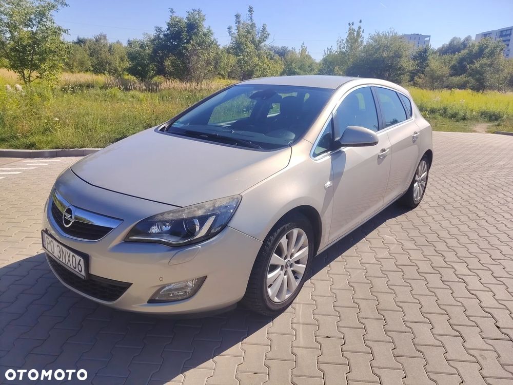 Opel Astra 1.6 T Cosmo - 1
