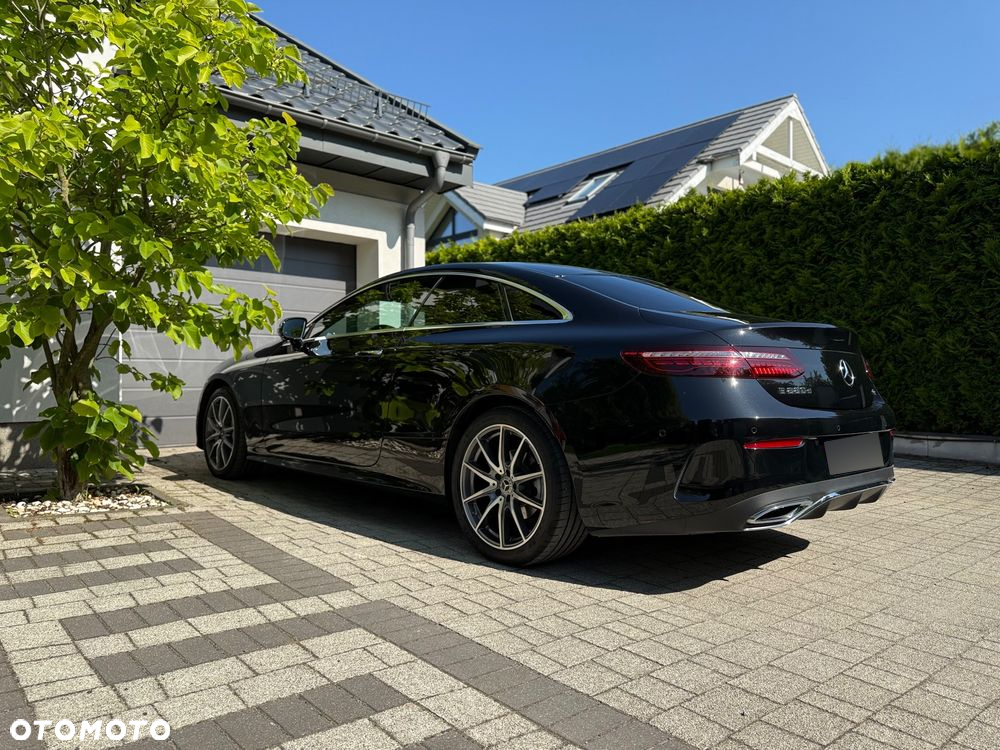 Mercedes-Benz Klasa E 220 d Coupe 4-Matic 9G-TRONIC - 8