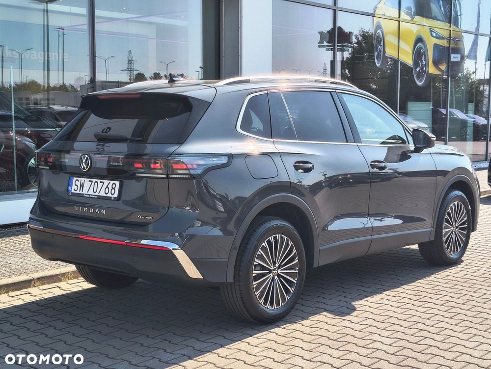 Volkswagen Tiguan - 11