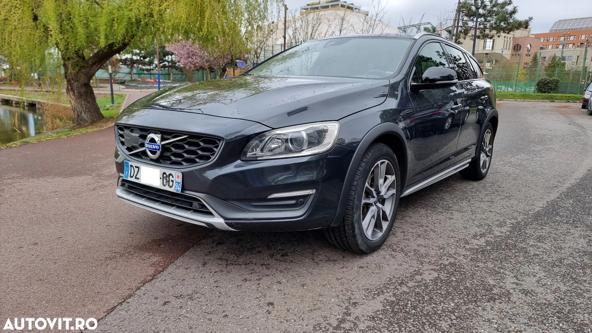 Volvo V60 Cross Country D4 - 1