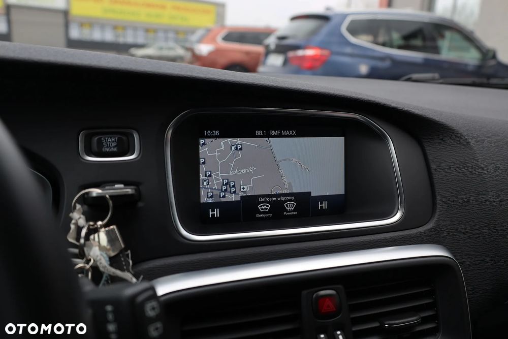 Volvo V40 T2 Momentum - 10