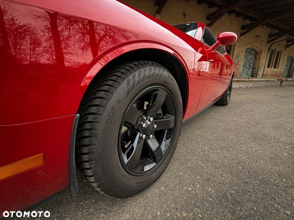 Dodge Challenger - 6