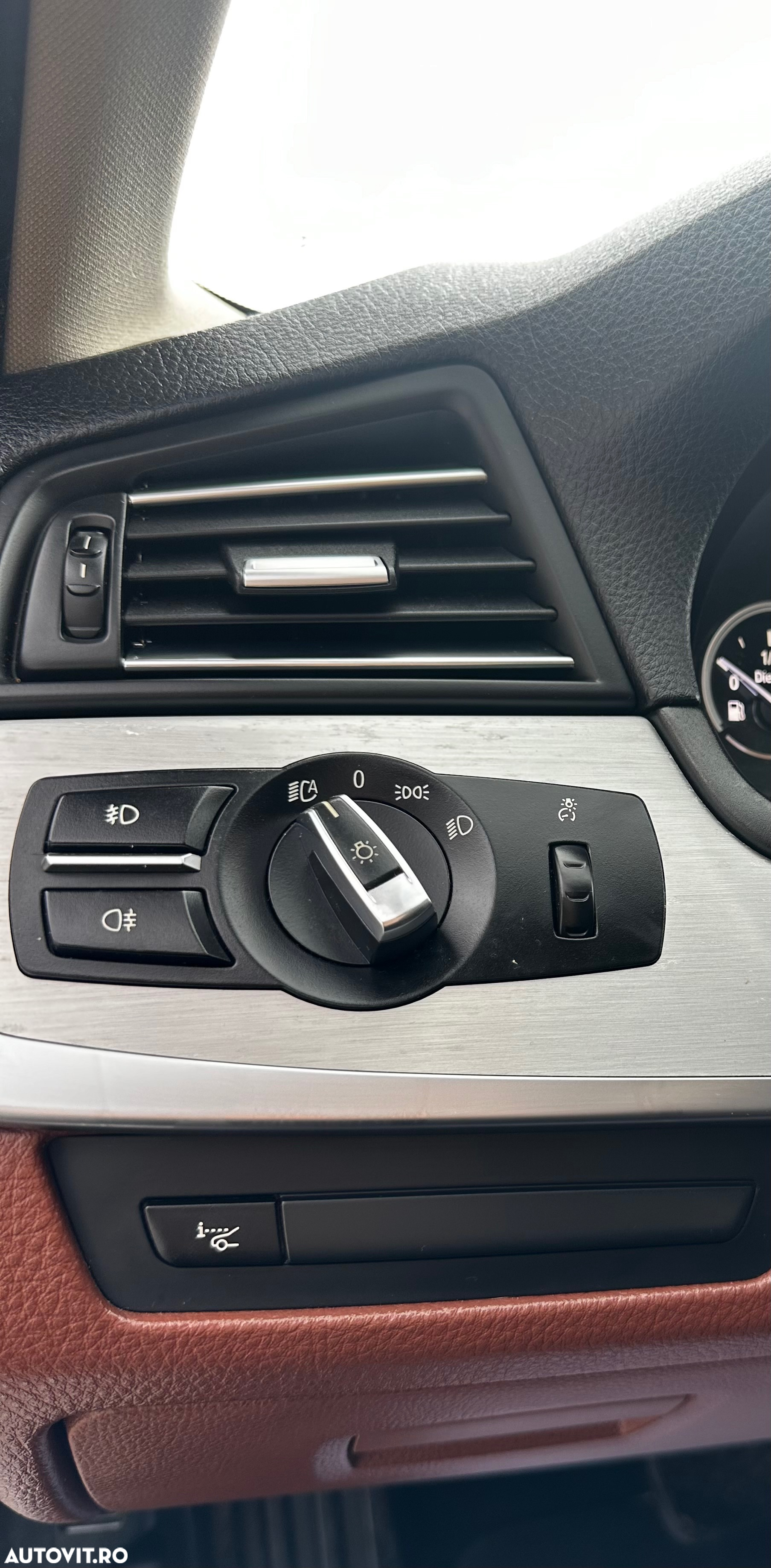 BMW Seria 5 520d Touring Aut. Luxury Line - 16