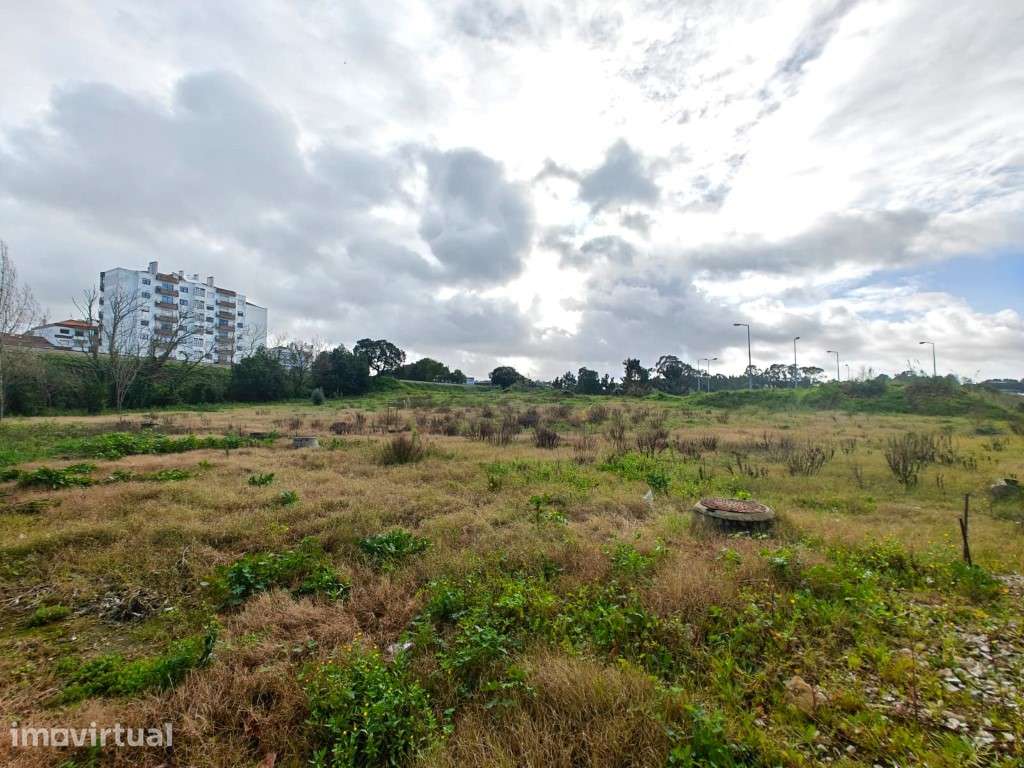 Terreno de 4000m2 no centro das Caldas da Rainha - Grande imagem: 2/19