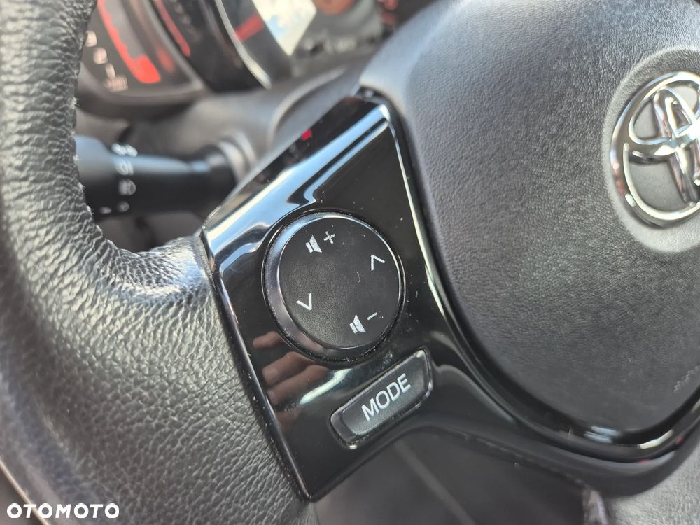 Toyota Aygo x-play Eco - 37