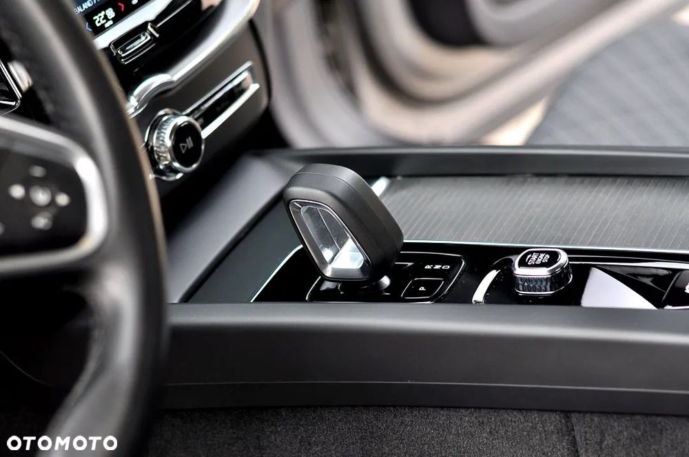 Volvo XC 60 B4 D Geartronic Momentum Pro - 29