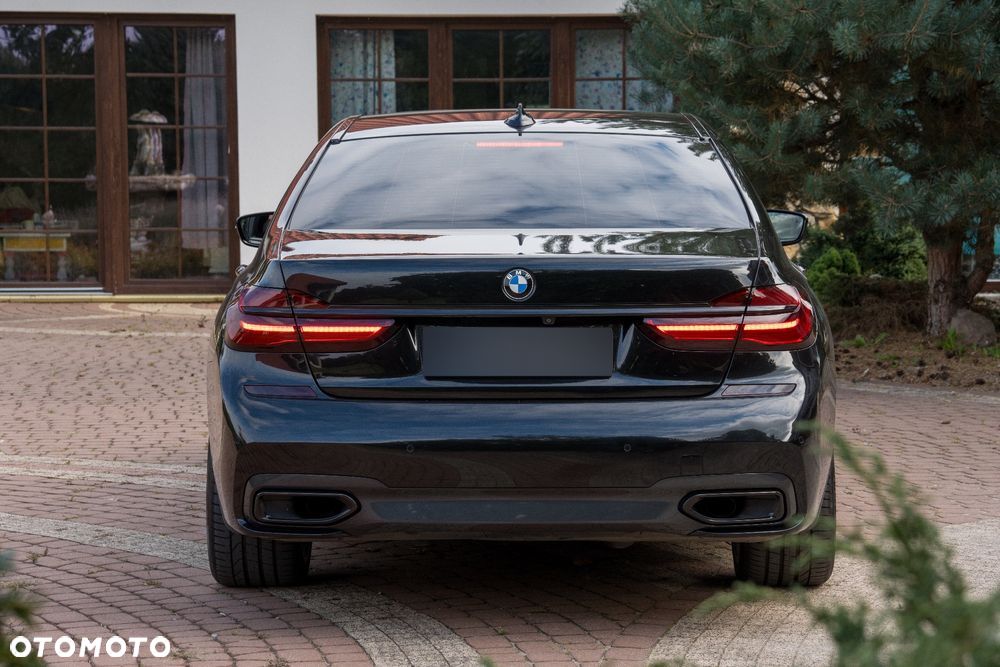BMW Seria 7 740d xDrive - 14