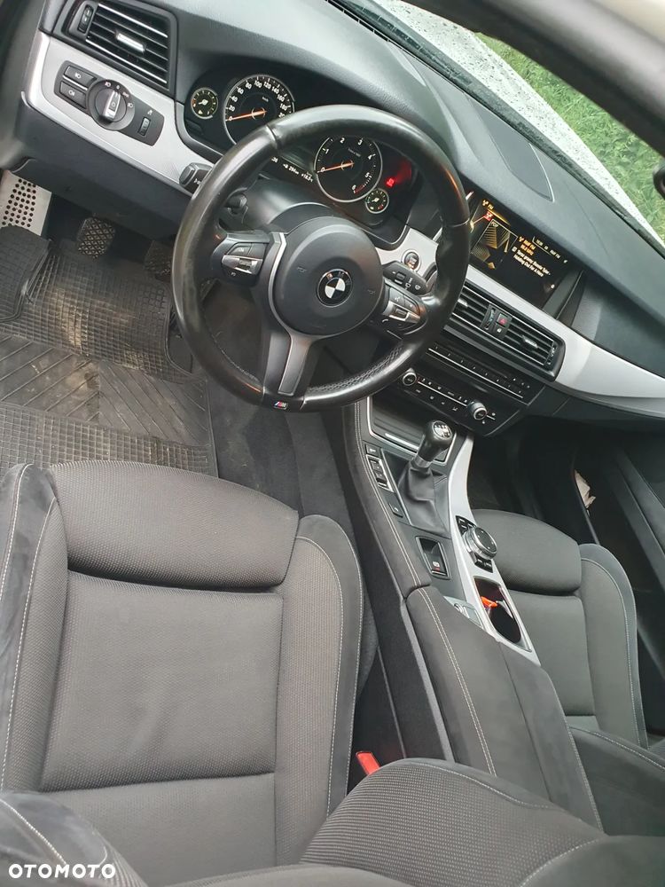BMW Seria 5 520d M Sport - 12
