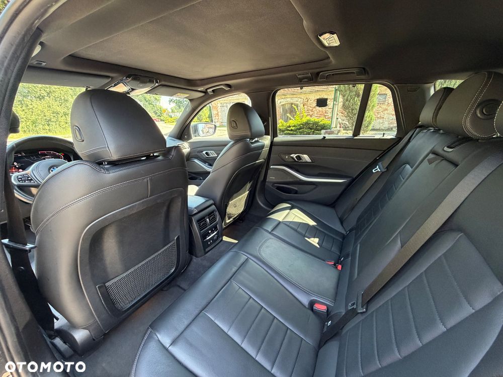 BMW Seria 3 320d xDrive MHEV Luxury Line sport - 17