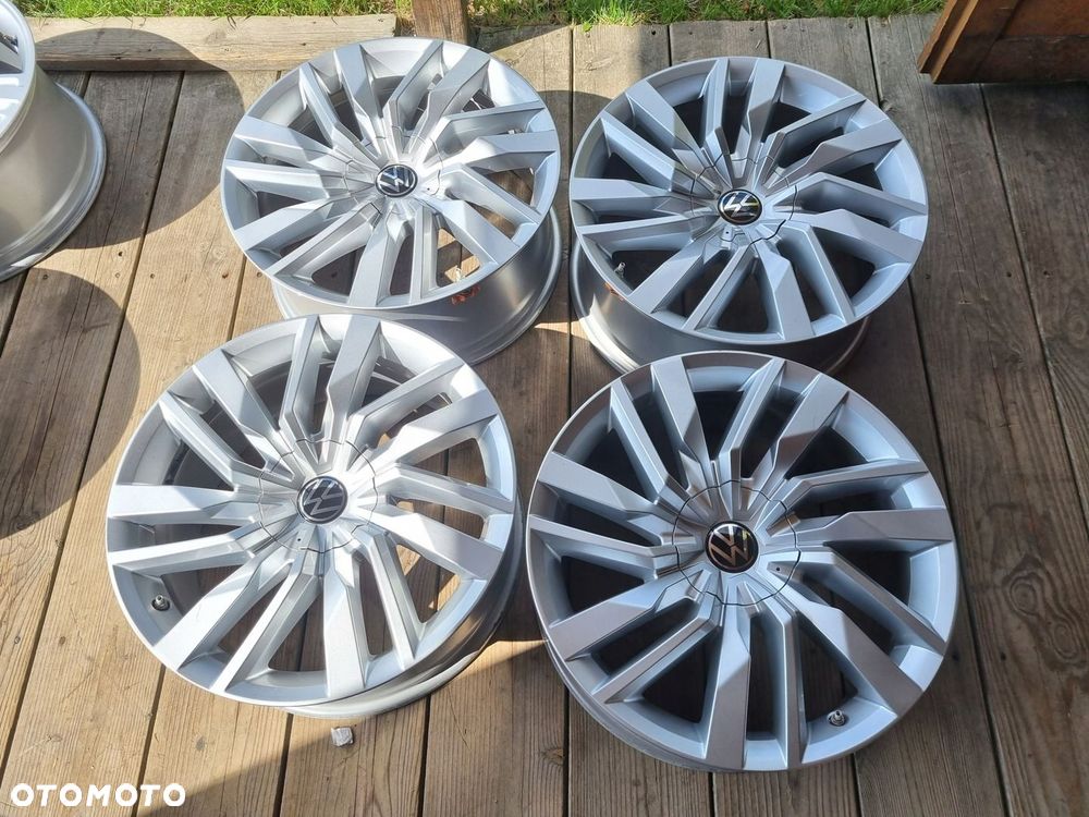 VW TOUAREQ III 760 alu 8jx19h2 et28 5X112,super stan - 1