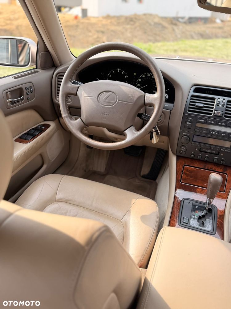 Lexus LS - 8