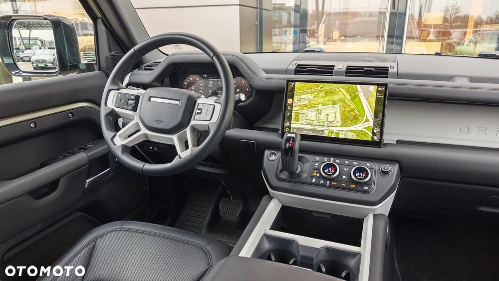 Land Rover Defender - 20