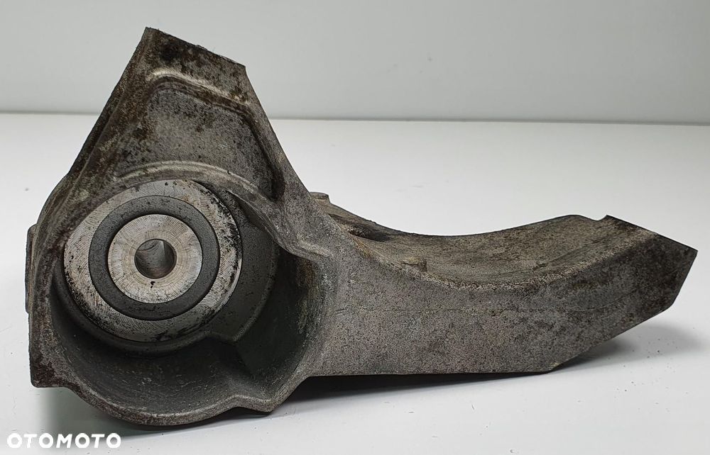 ŁAPA WSPORNIK SPRĘŻARKI VW TOURAN 1.2 TSI 03F260885 - 2