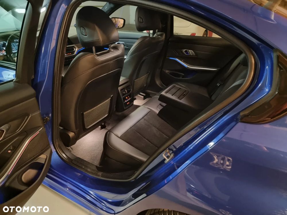 BMW Seria 3 320i M Sport sport - 24