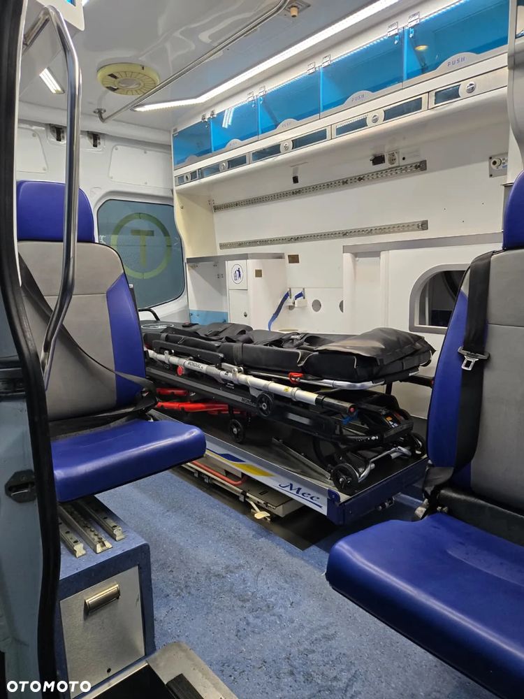 Mercedes-Benz 319 CDI Sprinter Karetka Ambulans Auto-Form karetkizwadowic.pl - 12